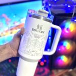 VASO TERMICO WINTERSCAPE QUENCHER H2.0 FLOWSTATE™ | 40 ONZAS -Color CREMA-